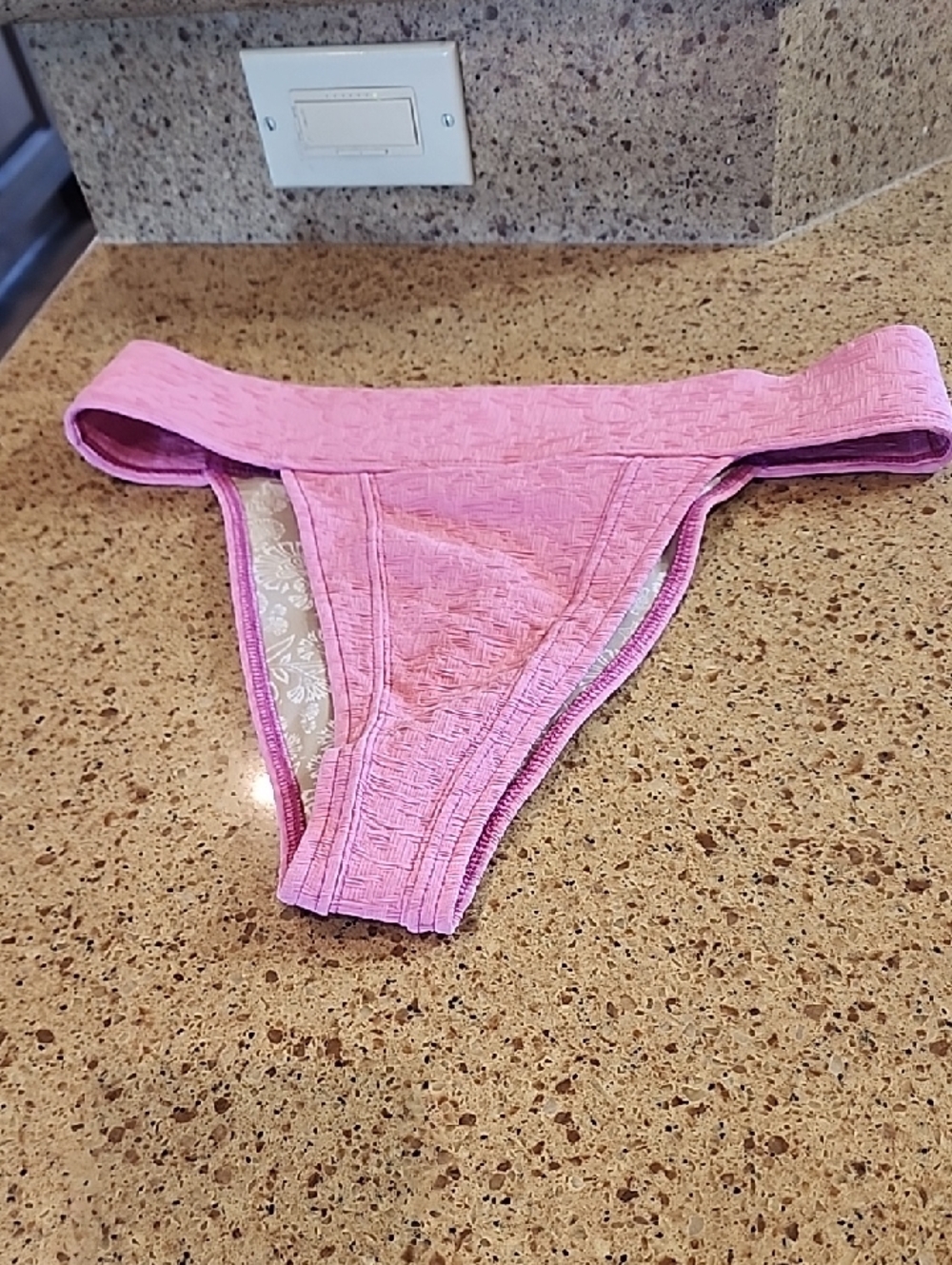 WOMENS NWT TEXTURED FREEPEOPLE BEACH BIKINI BOTTOMS.